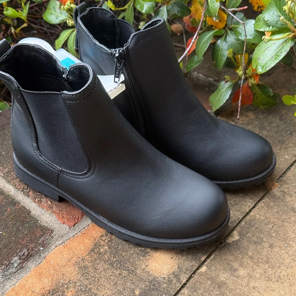 The Children’s Place Black Ankle Boots size 5 - Picture 1 of 7